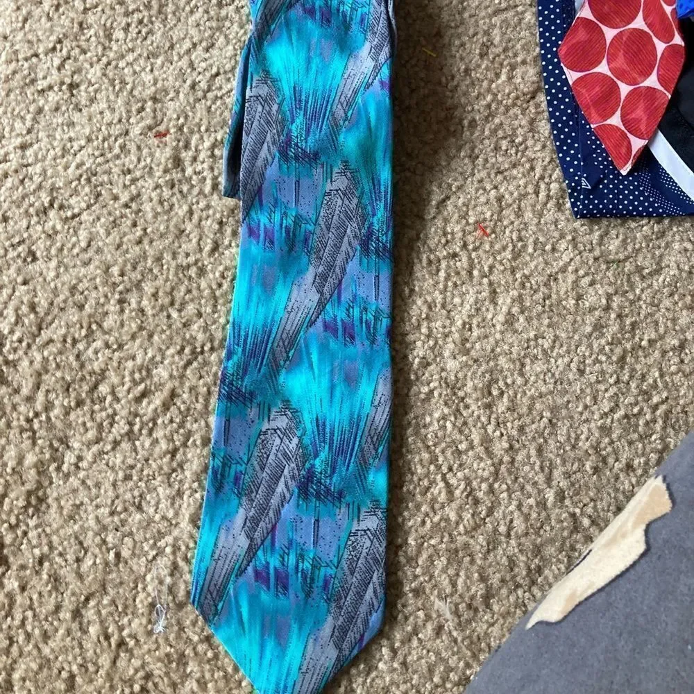 Molecular Expressions Stonehenge Vintage Neck Tie